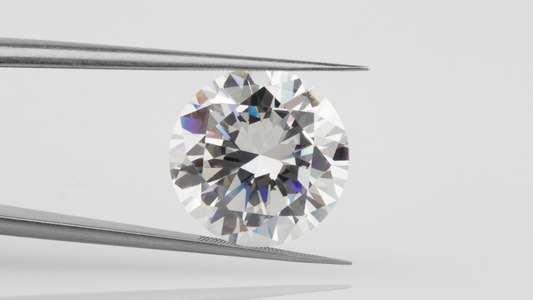 La Magia dei Diamanti: Un Viaggio nell'Eccellenza