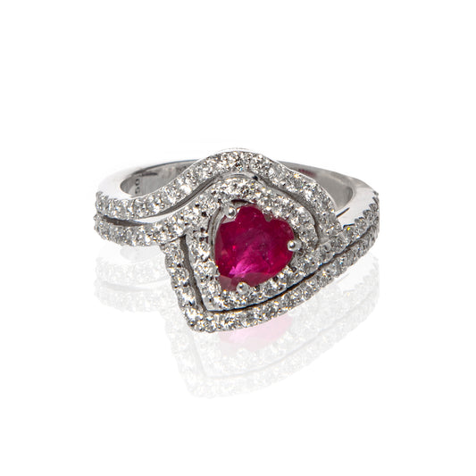 Anello cuore con rubino e diamanti, anello rubino naturale oro 18 kt, alta gioielleria italiana, gioielli di lusso artigianali, anello esclusivo Collezione Conte Creative, Raffaele Conte gioielli.