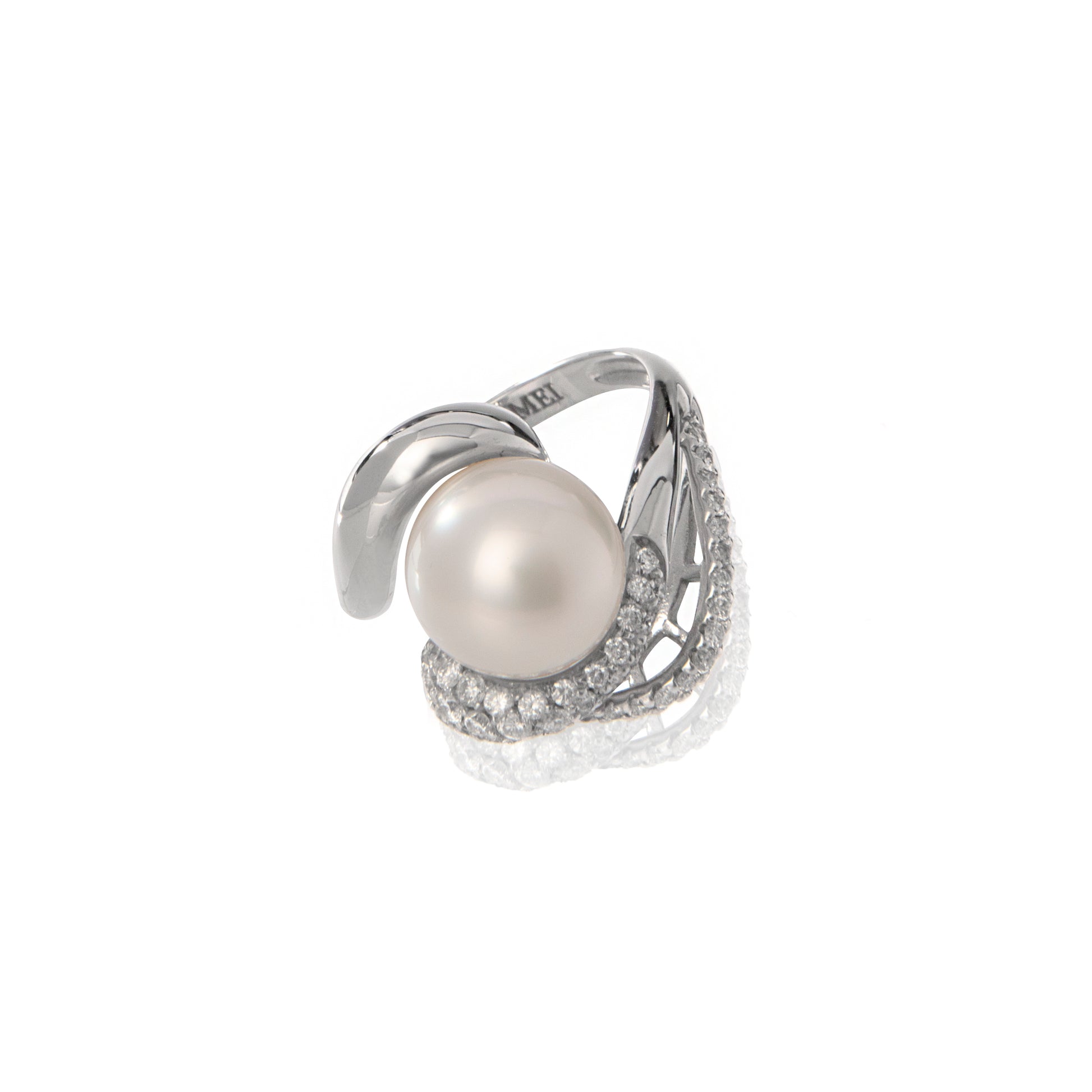 Anello firmato Nimei perla e diamanti, anello in oro bianco con perla Australia, gioielli di lusso artigianali, alta gioielleria con perle, anello esclusivo con diamanti G color, Nimei gioielli di lusso.