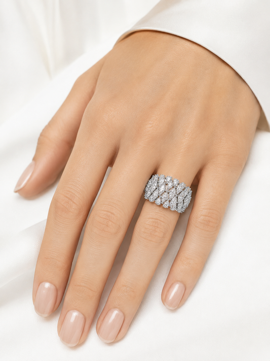 anello fascia con diamanti fanti cut