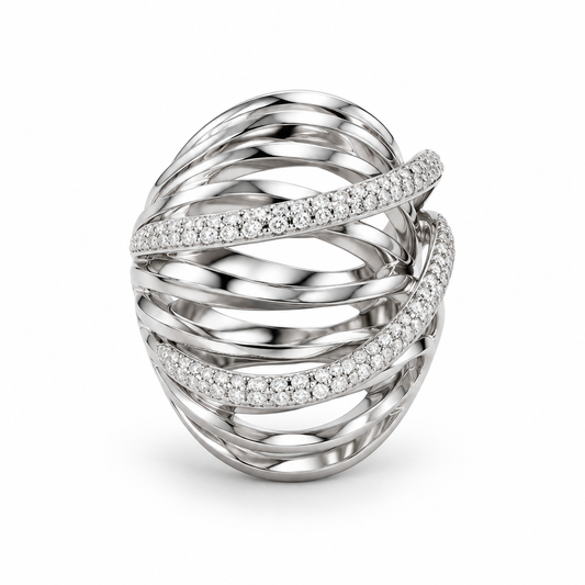 Anello su fondo bianco