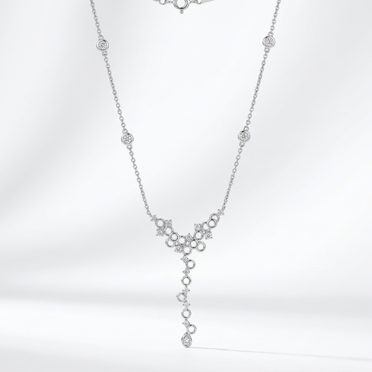 Collana in oro bianco 18 kt con diamanti 0,55 ct colore G | Motivo a cerchi