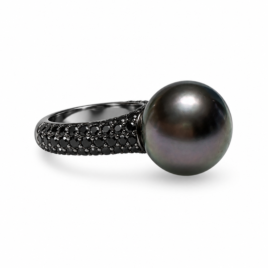 Anello Nimei in oro 18 kt con perla Tahiti e diamanti neri