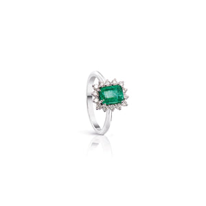 Anello con smeraldo  ottagonale e  contorno di diamanti una griffe - Gioielleria Conte