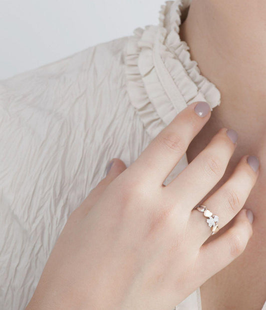 Anello Girocuore bimba oro bianco e brillanti - Gioielleria Conte